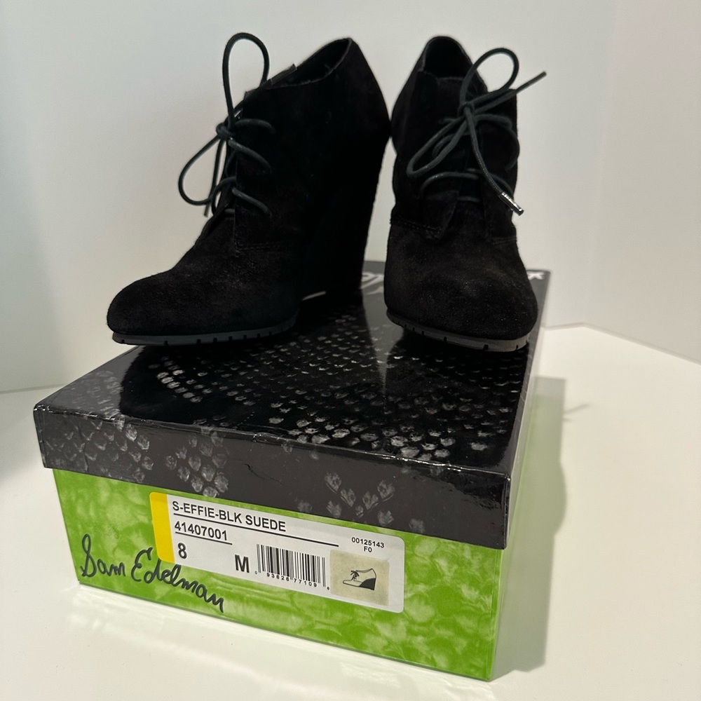 Sam Edelman Lace up bootie in black suede size 8